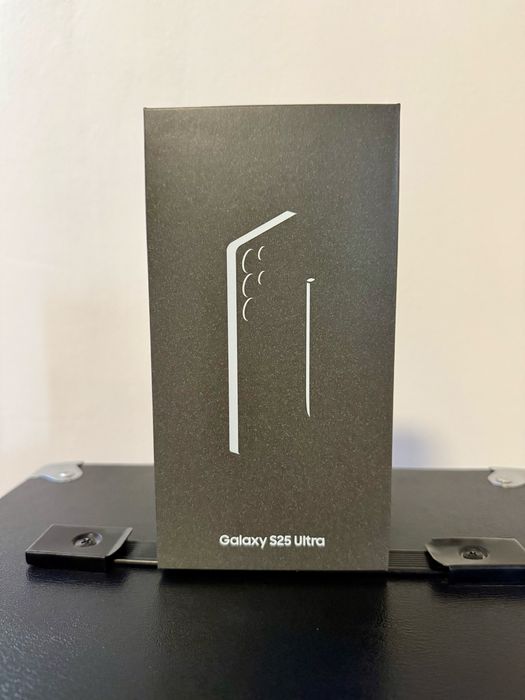 Vand Samsung Galaxy S25 Ultra Titanium Black Sigilat!
