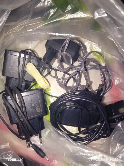 Продам зарядное устройство от Нокиа