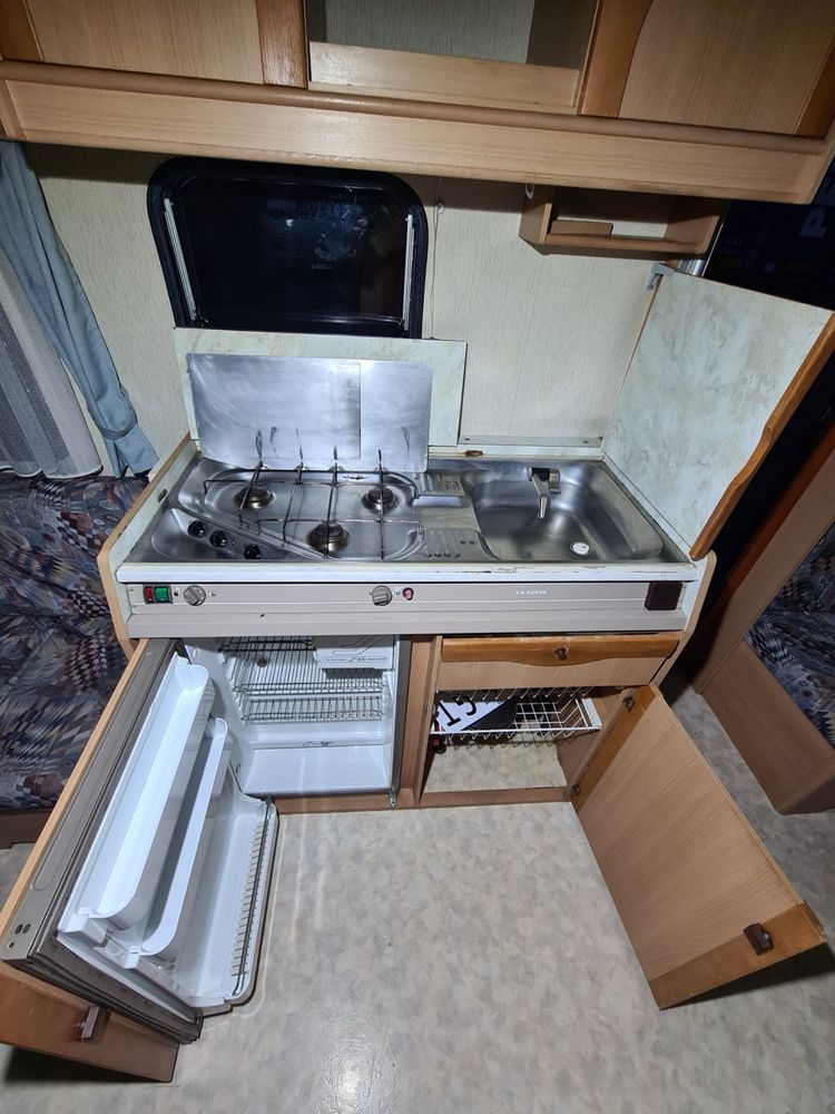 Продава се каравана Adria Unica 431