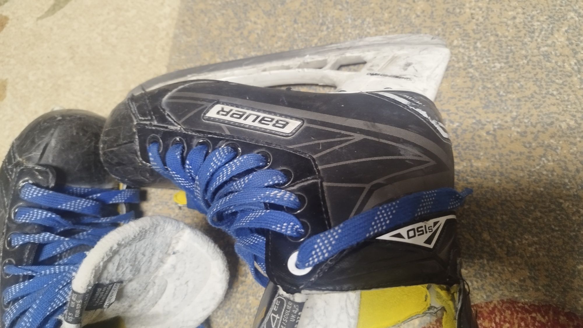 Коньки хоккейные Bauer s150