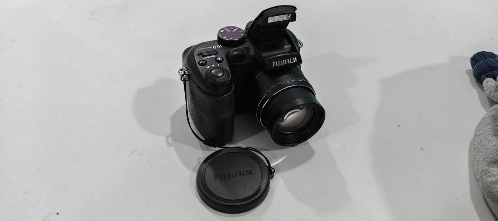 Fujifilm S1500. страхотен функционален фотоапарат