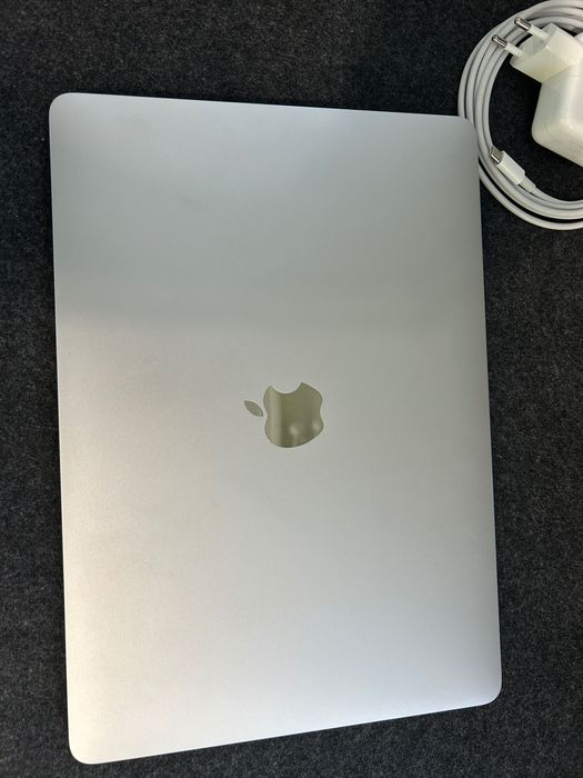 MacBook Air M1 256gb space grey