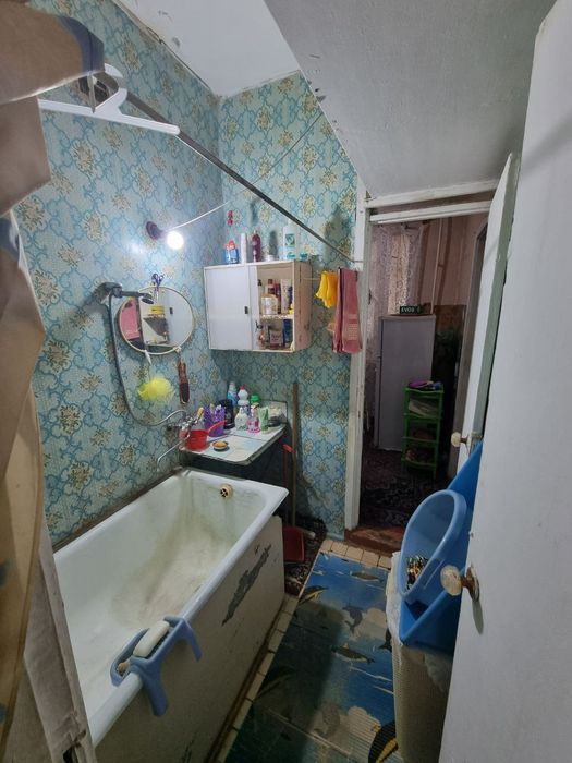 Квартира продаётся Чиланзар 20 квартал 2/2/4 балк 1,5*6 айген