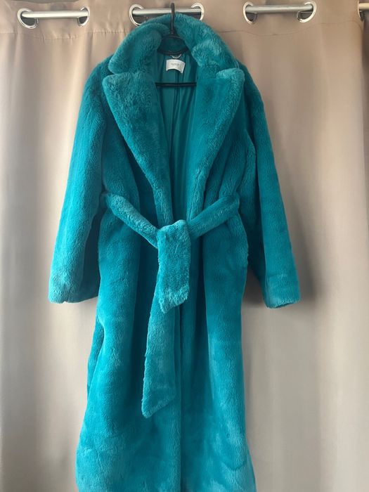 Палто дамско , “Reserved”.