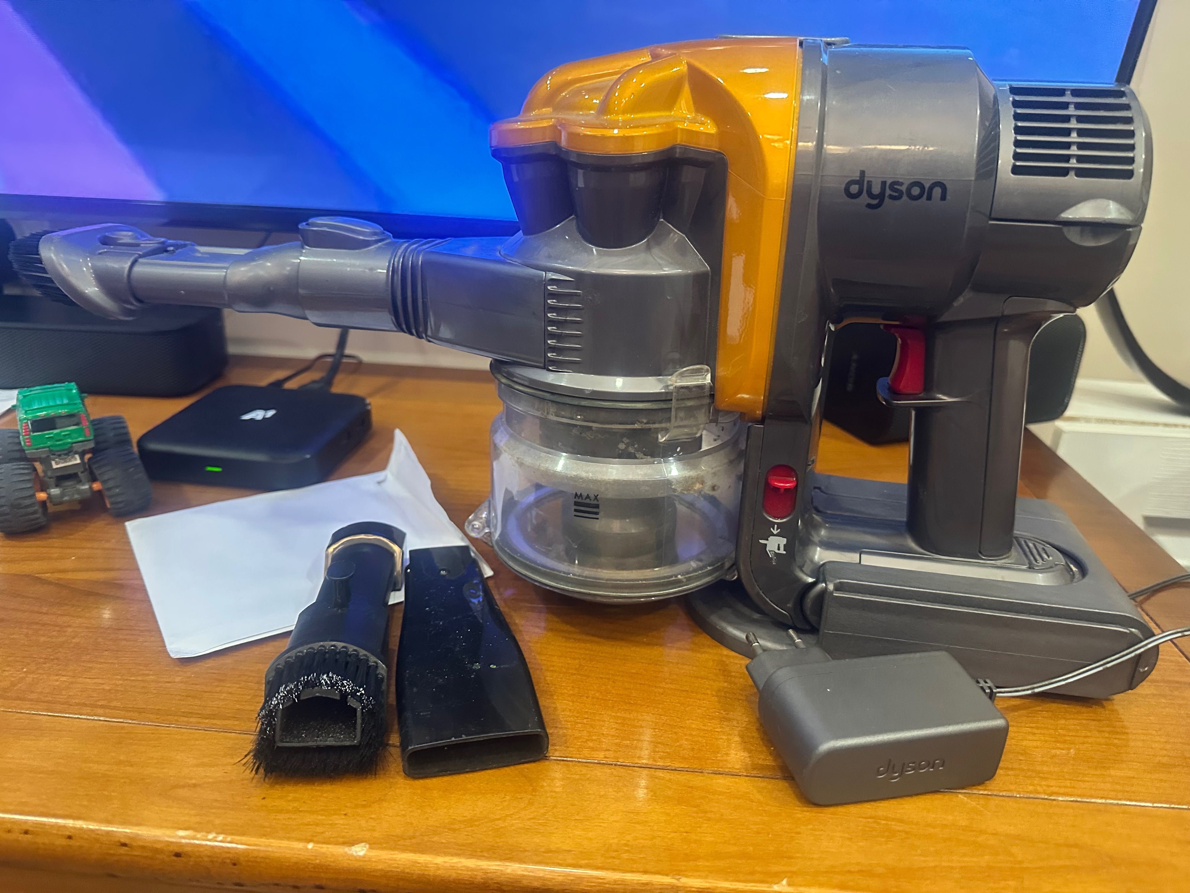 Прахосмукачка Dyson DC-16