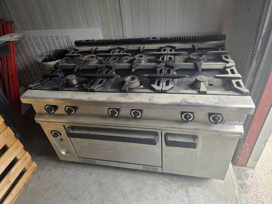 Aragaz profesional 4-6  ochiuri  pe  gaz