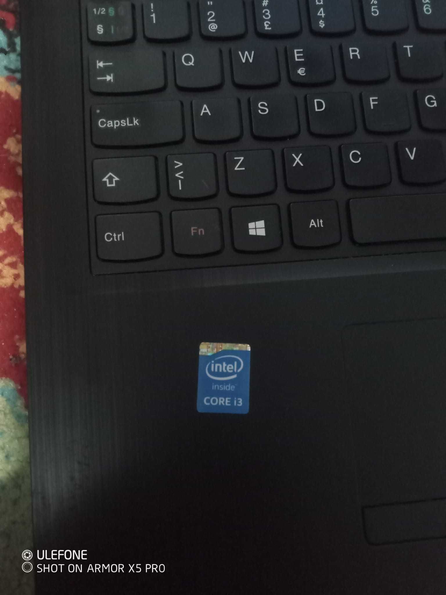 Vand laptop LENOVO I3 ca nou pret 600 lei