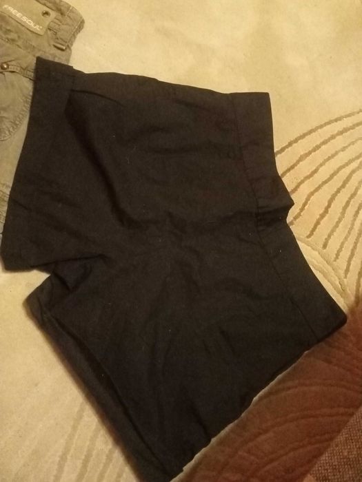 Pulover tricotat gri , fusta denim oliv - mărime 40, pantaloni scurti