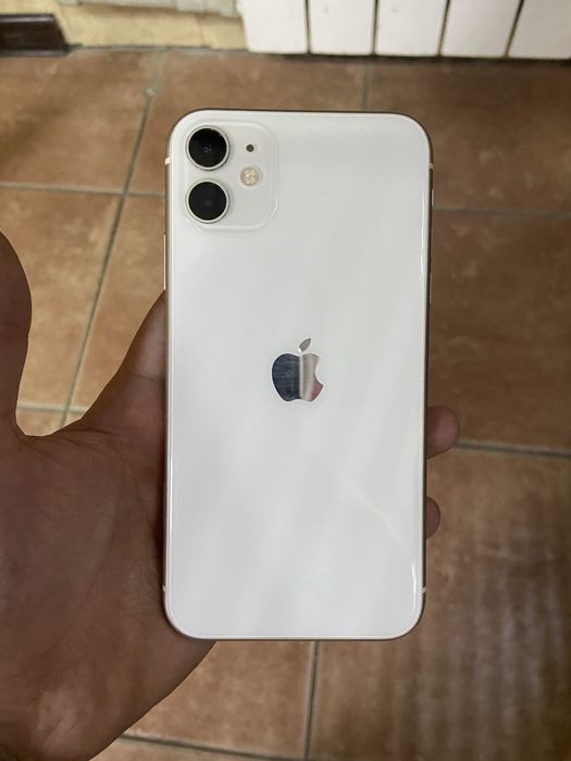 Айфон 11 128гб.