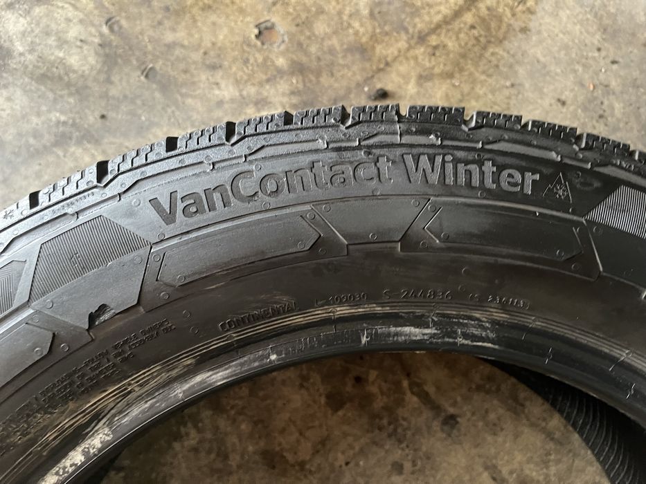 215/60/R17 C Continental VanContactWinter