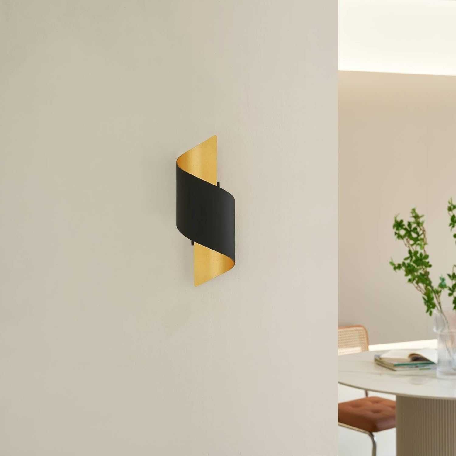 Aplica de perete Lindby 9624514 aurie neagră efect de lumină verticală