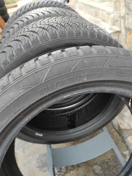 205/50/17 Falken