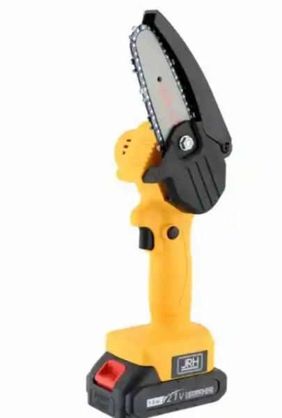 Mini drujbă,pe cu 2 acumulatoare și lanț și o lama la schimb, prețul e