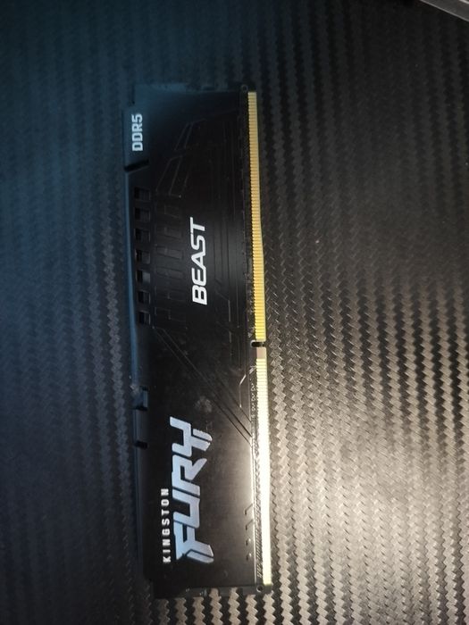 Vând set 16 GB RAM DDR5 5 2x8 6000mMT/s NOU,