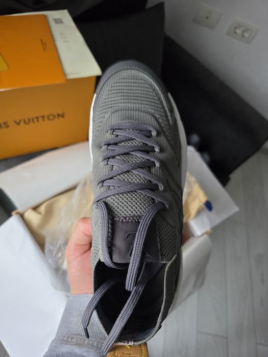 Adidasi din material textil