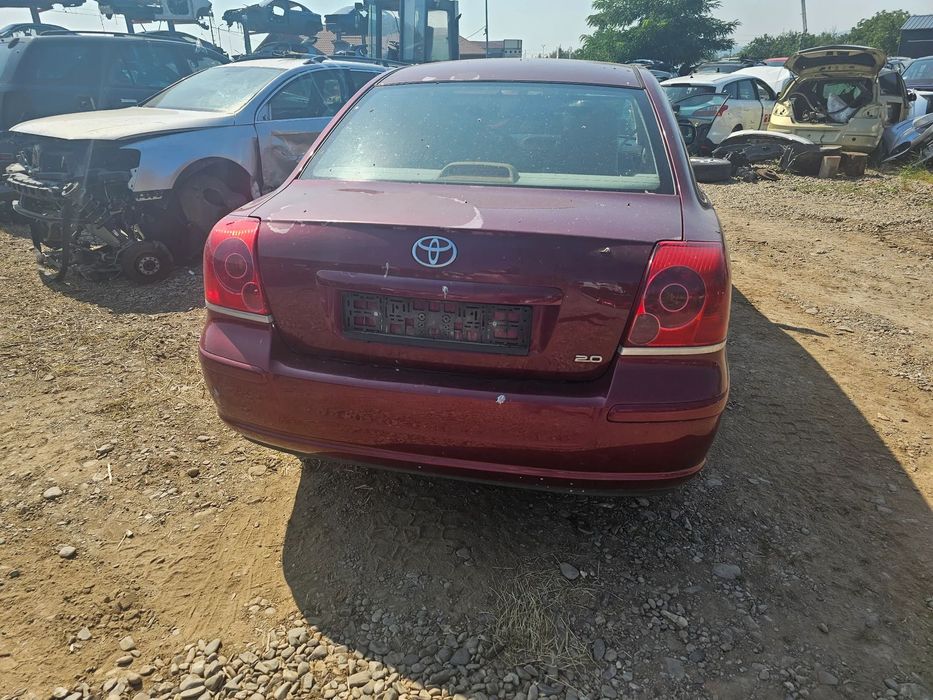 Dezmembrez Toyota Avensis T25 2.0 benzina 1AZ-FSE 108 KW an 2005