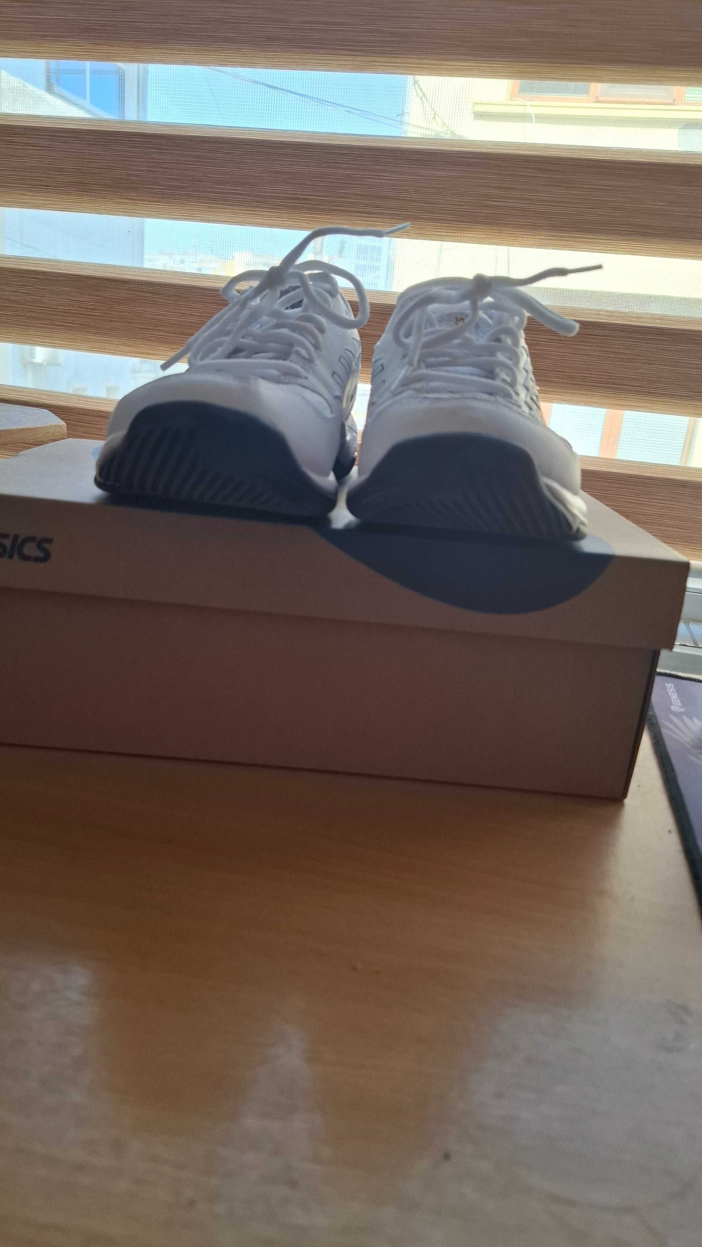 ASICS gel-rocket 11