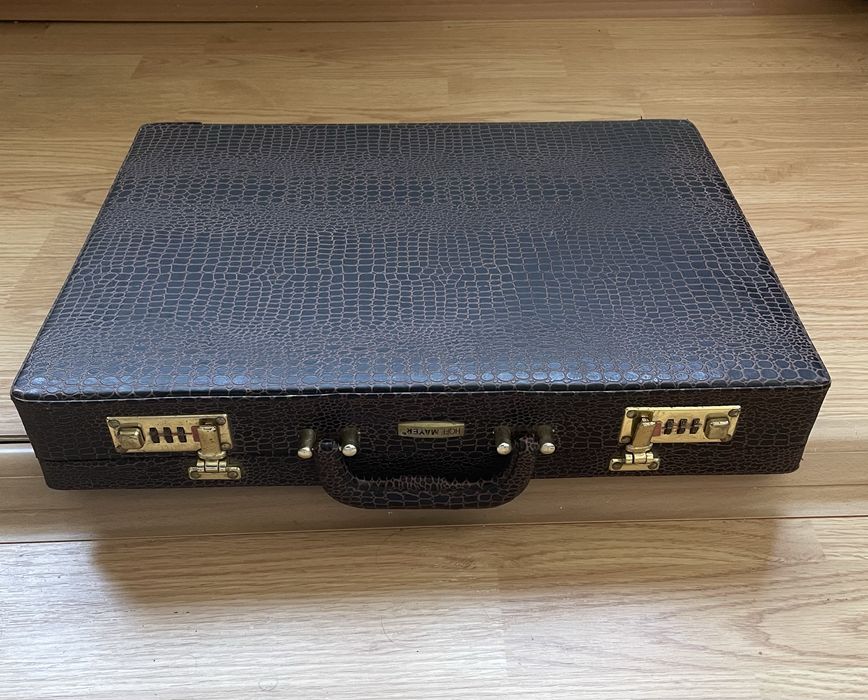 Geanta/servieta/diplomat din piele cu cifru maroniu