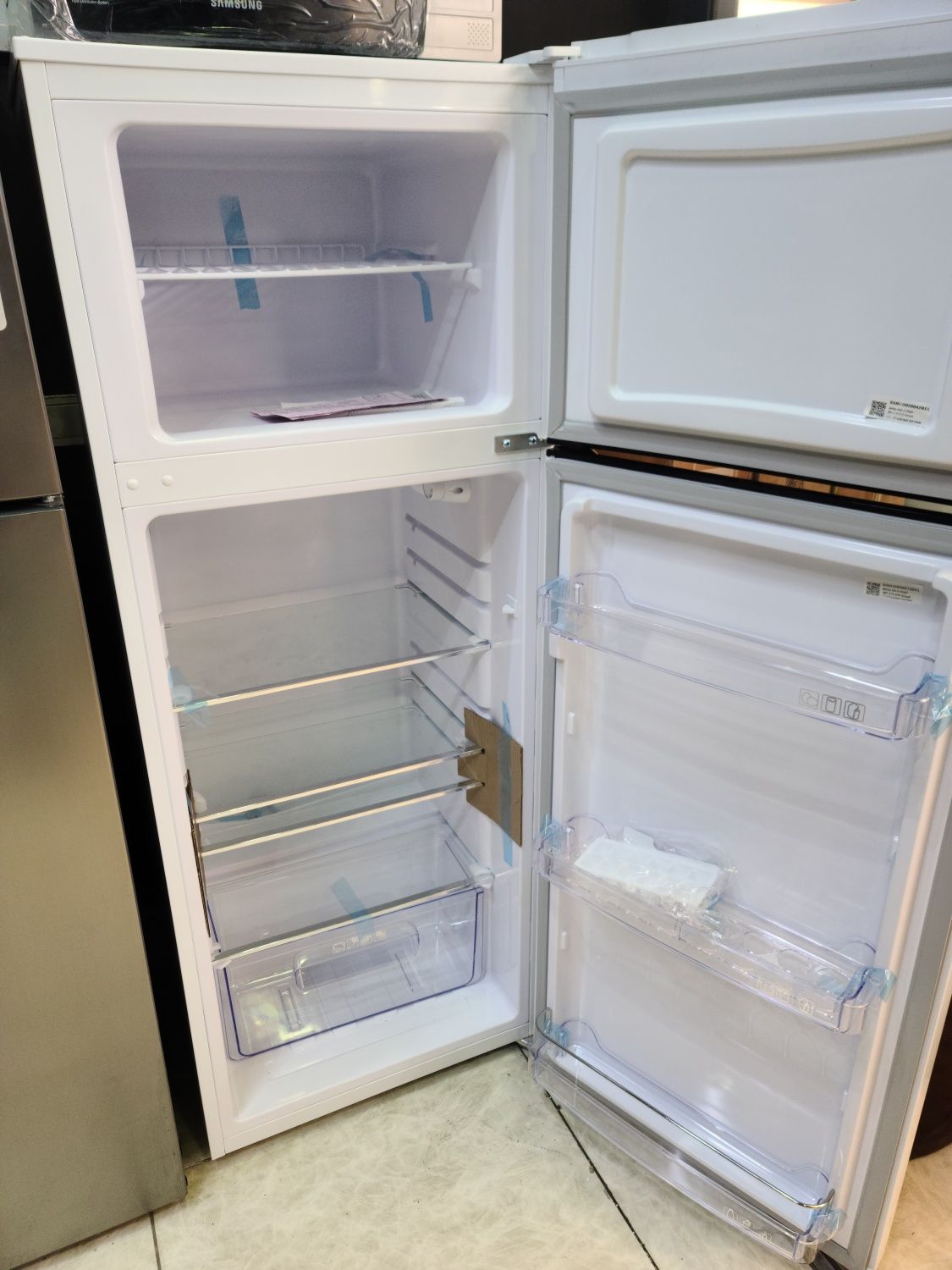 Холодильник ARTEL HD276FND eco frost -18