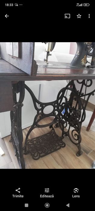 Mașina cusut f veche