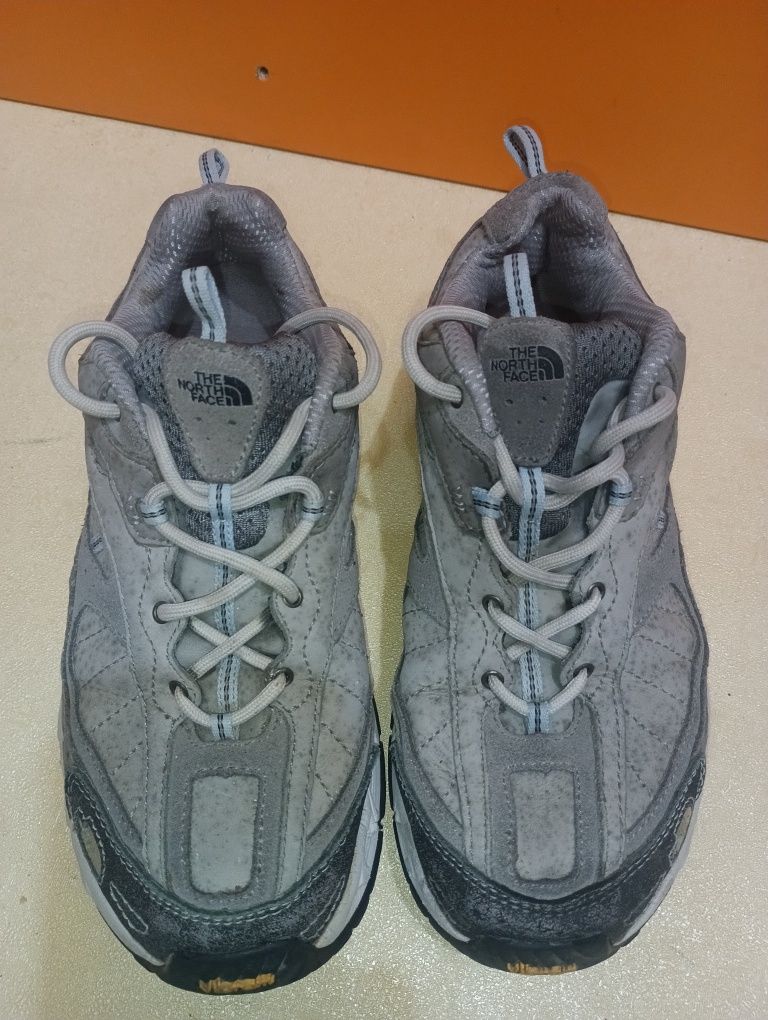 The North Face N 39,5 кожени- 35 лв