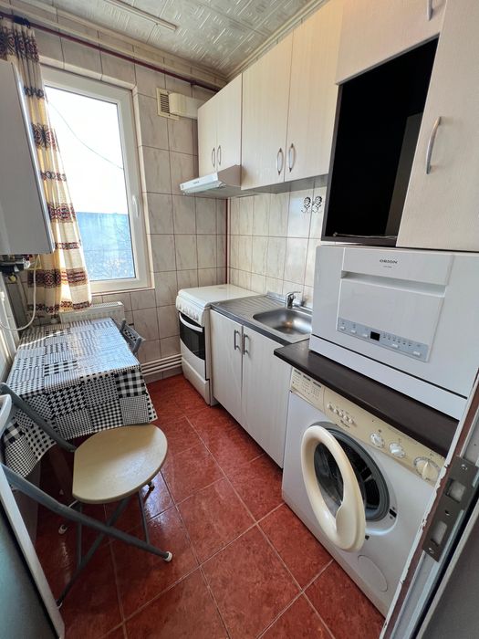 Inchiriez apartament Micro 19