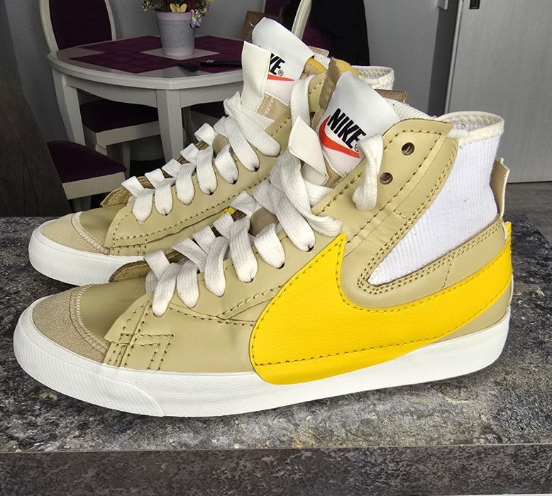 NIKE Blazer MID 77 Jumbo