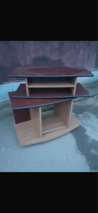 Vand 2 mese 130 de lei