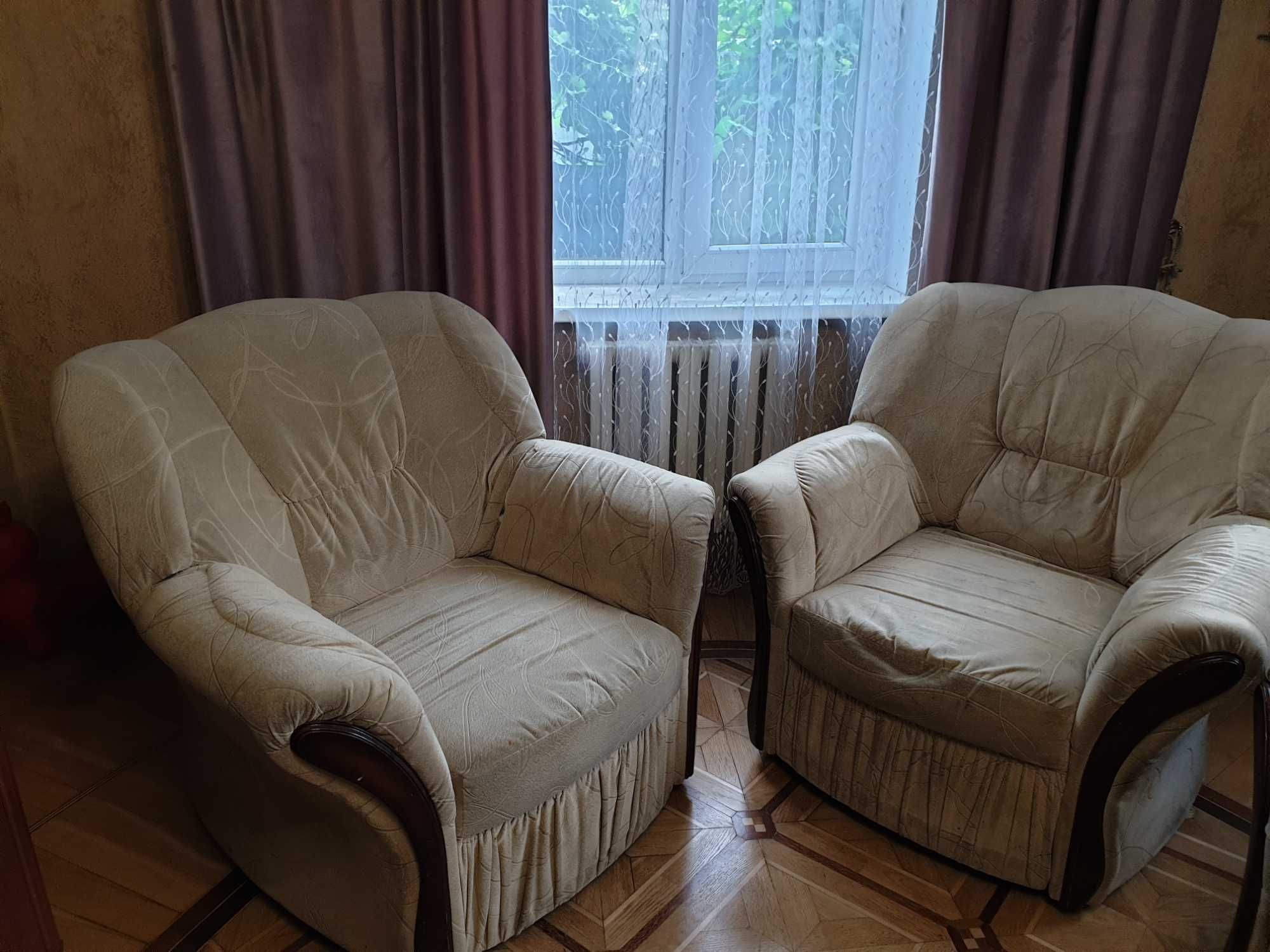 Продаётся диван-кровать + 2 кресла б/у