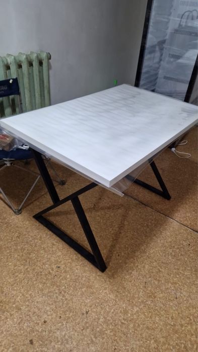 Стол рабочий/обеденный