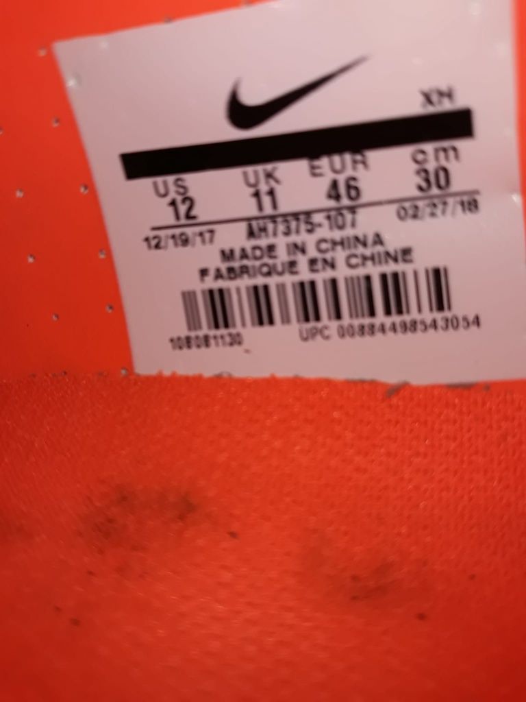 Vând ghete de fotbal Nike mărimea 46 stare bună.