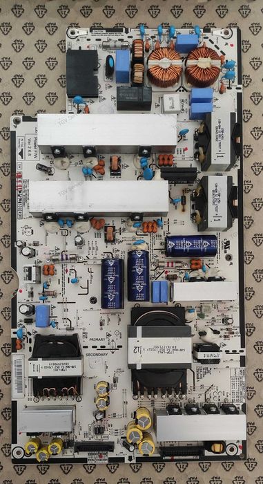 Hisense RSAG7.820. 715GB170-M0A-B00-005K LGP65C7-17OP EAY64490601