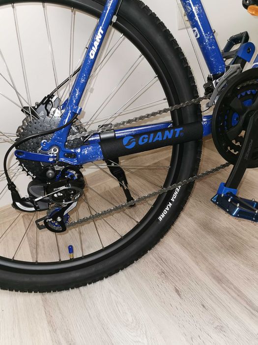 Bicicleta mountain bike cu suspensie