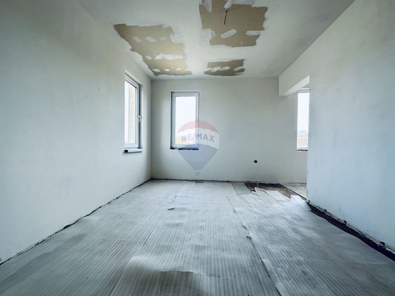 Продава се Многостаен апартамент в с. Стражица, Област Добрич - 125 кв.м за 368 €/кв.м - Снимка #12