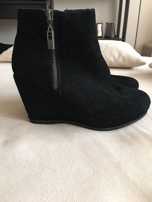 Botine din piele intoarsa naturala mar. 39