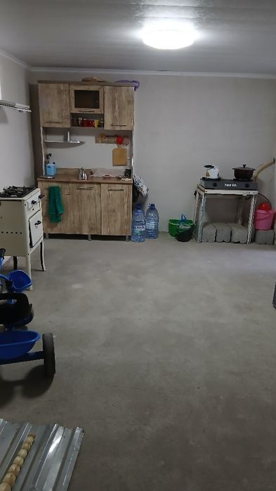 Dacha hovli sotiladi