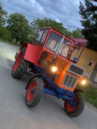Tractor Universal 650 (UTB)