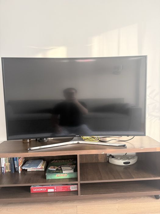 Продам изогнутый телевизор самсунг 55 диагонали