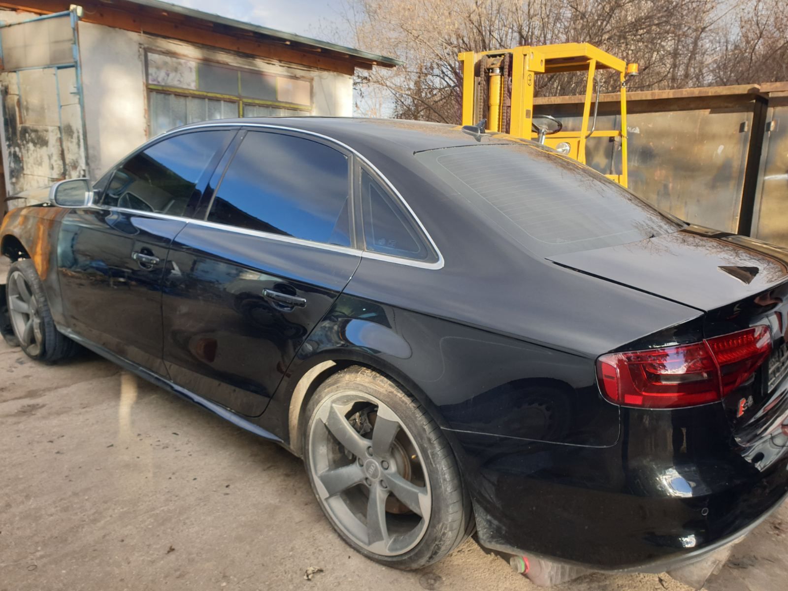 На части Audi S4 B8.5/ 3.0TFSI V6 Supercharge 2013 Audi A4/Ауди А4