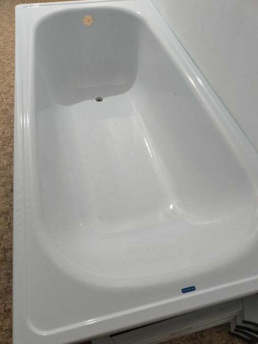 Продам ванну новая с ножками 170/70