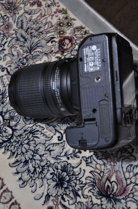 Nikon D7000 + Obiectiv 18-105mm VR