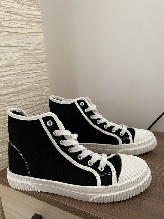 Черни високи кецове