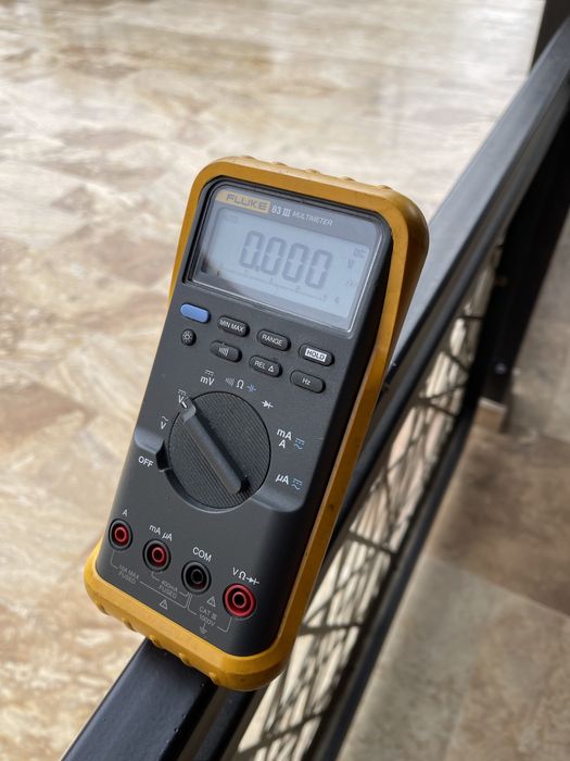 Multimetru fluke