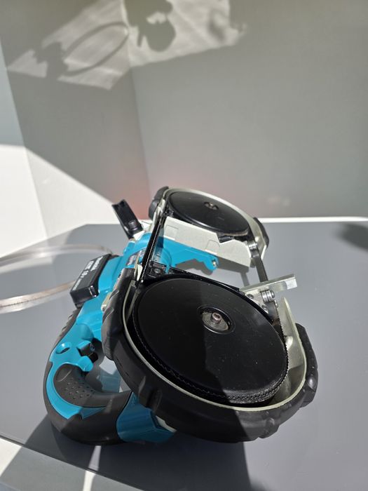 Fierastrau cu panglica Makita DPB 180