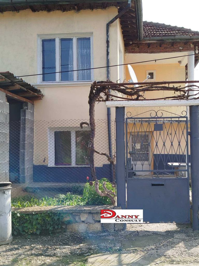 Продава се Къща в Велико Търново, Акация - 130 кв.м за 94 €/кв.м - Снимка #2