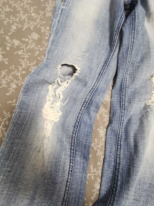 Blugi Diesel originali cu model pictat. Superbi!