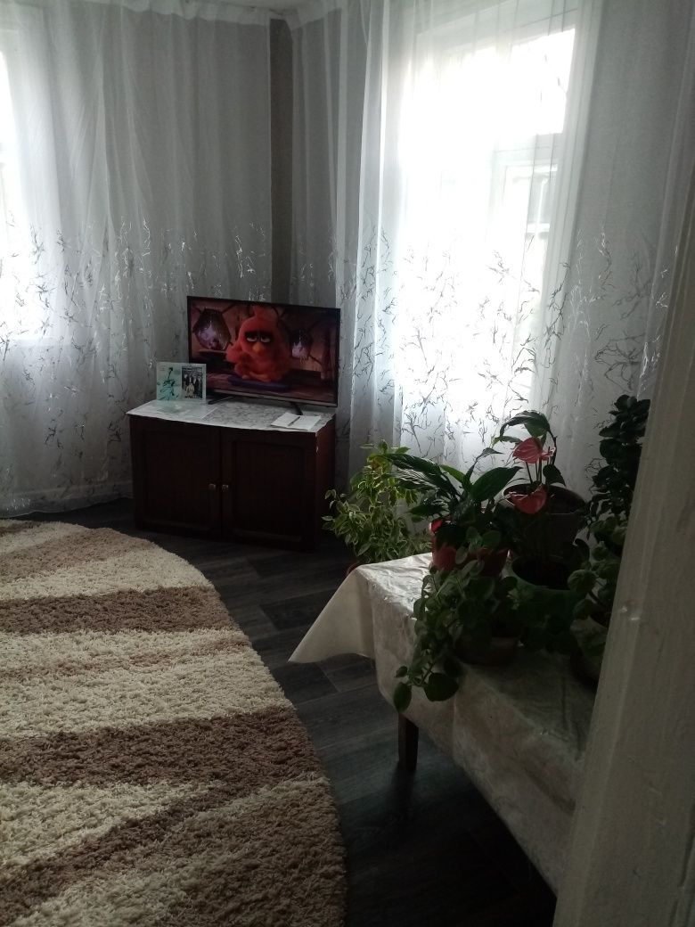 Продом частный дом 12 дача конченый сразу возле магазине дом.