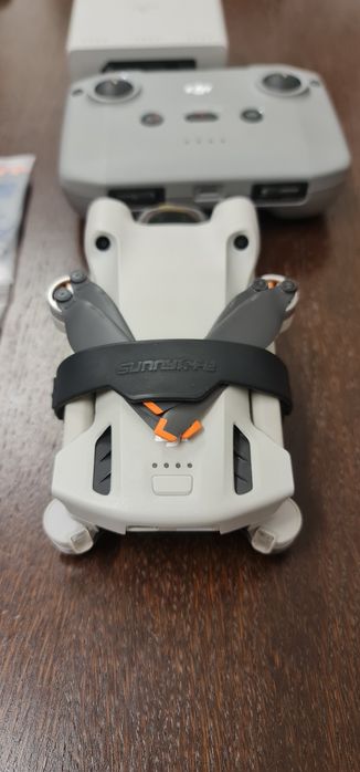 Dronă DJI Mini 3 Pro