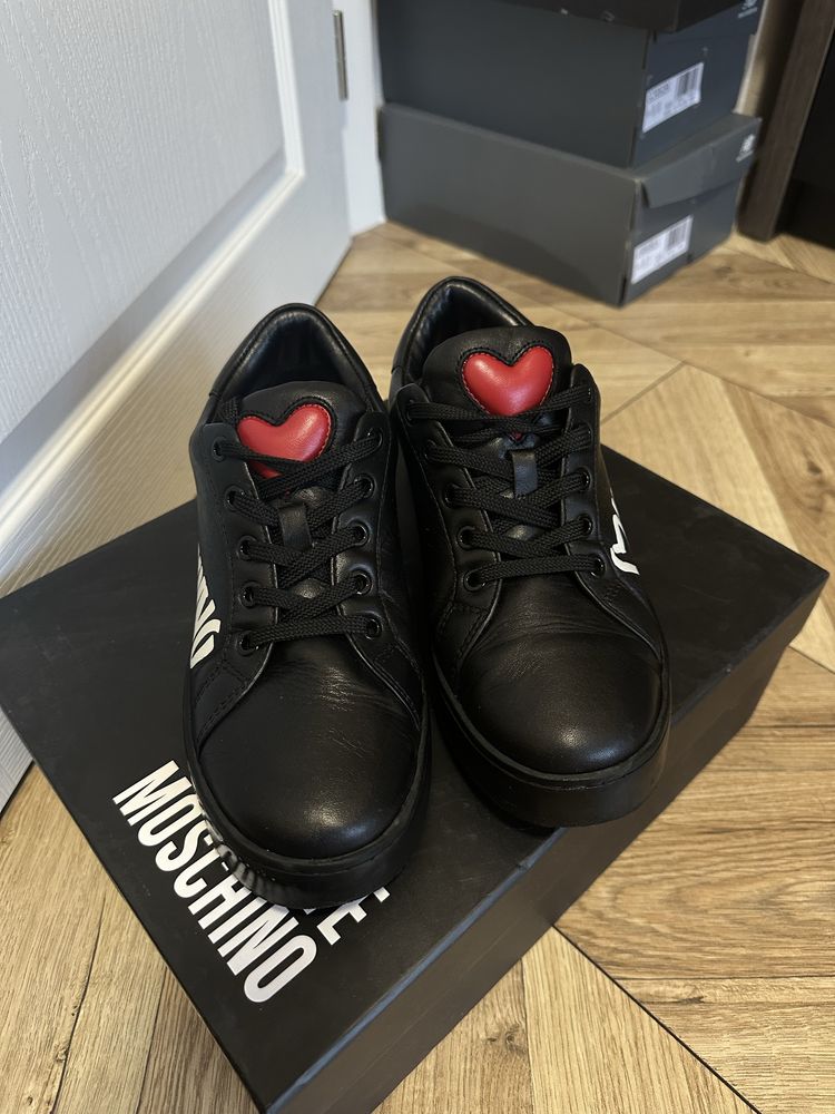 Маратонки Love Moschino