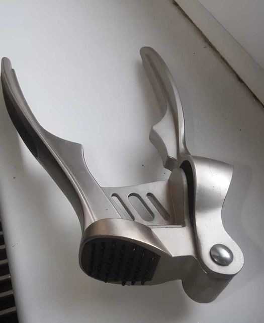 Продам чеснокодавку б/у в отл.сост. Цена окончательная